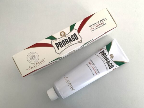 Crema de afeitar en tubo Proraso blanco pieles sensibles 150 ml